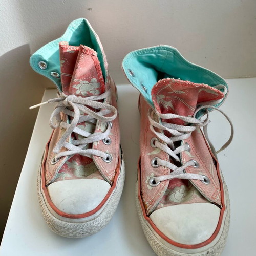 Converse boots used with flower design, multicolor, size 37