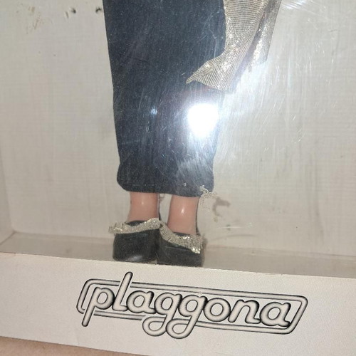 Plaggona Carolain collectible doll like new, in box