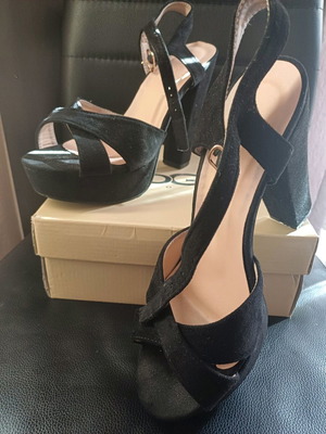 Black sandals like new, size 39, 12 cm heel