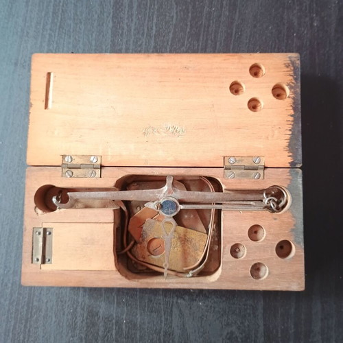 Old measuring tool used, missing weights
