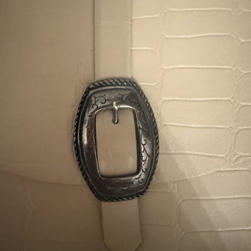 Individual leather bag like new, beige, hand-held