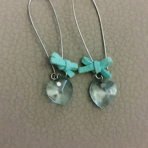 Long earrings like new with blue heart and bow
