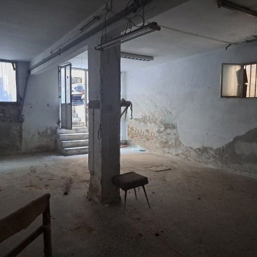 Semi-basement space 100 sqm for workshop or storage in Thessaloniki