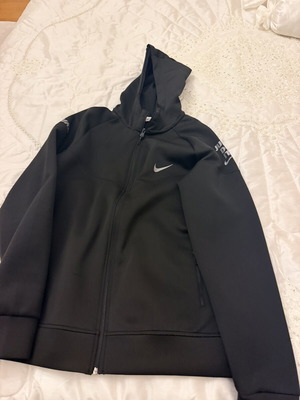 Nike jacket Just Do It like new, size XL and XXL