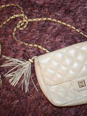Givenchy leather shoulder bag used, beige