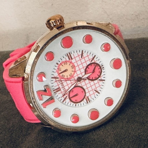 Ferendi women's watch like new, pink