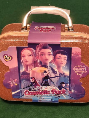 Demon Hunters K-Pop Cosmetic Pack kids makeup case