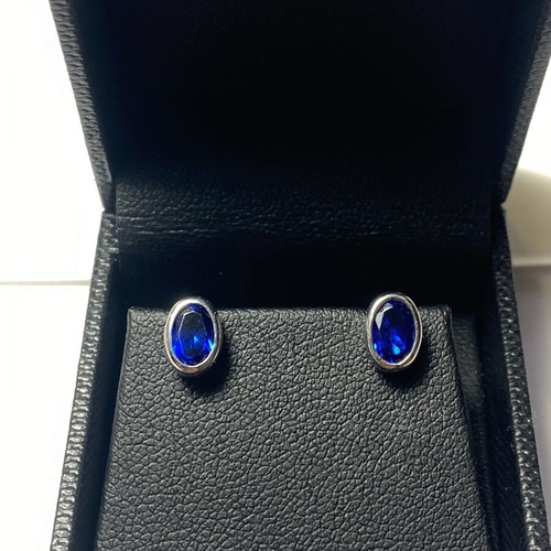 White gold 14k earrings with zircon and certificate of authenticity