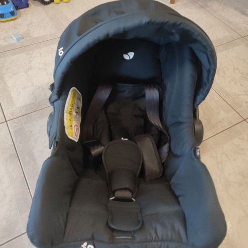 Joie Baby Car Seat used for newborns
