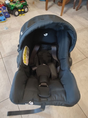 Joie Baby Car Seat used for newborns
