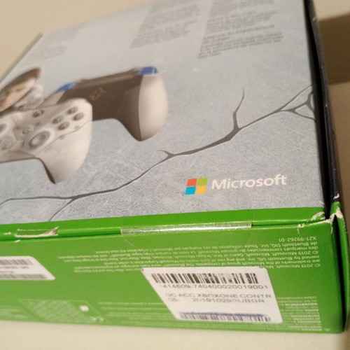 Xbox Gears of War 5 Kait Diaz limited edition wireless controller