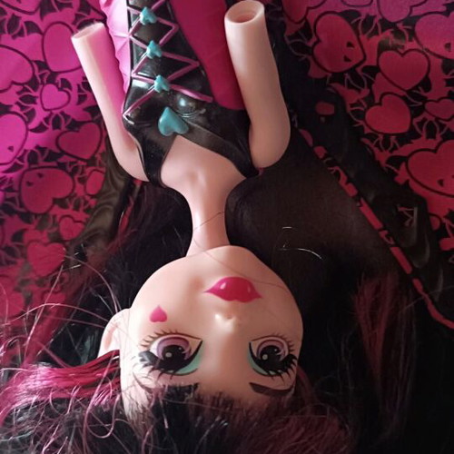 Monster High Ghoul-to-Bat Draculaura used doll