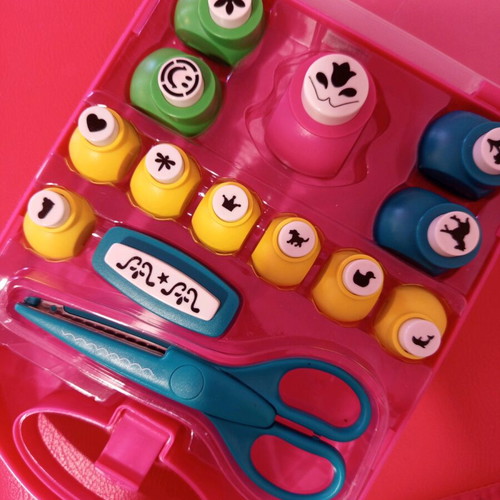 Set of 13 hole punches and zigzag scissors like new