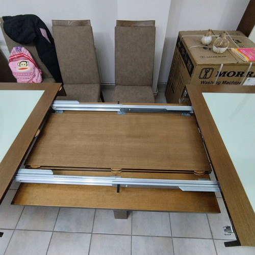 Dining table like new with extendable top 1.60x1 to 2.45x1 m