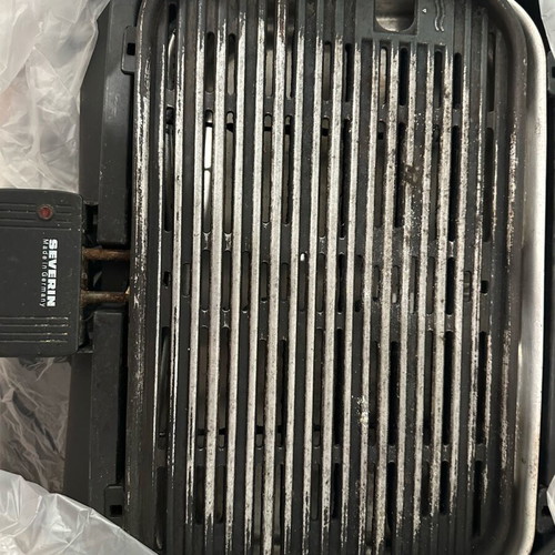 Severin BBQ 2300W with cast iron coated grill used