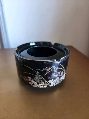 Ιαπωνικό τασάκι Shibata από μαύρη πορσελάνη σαν καινούργιο