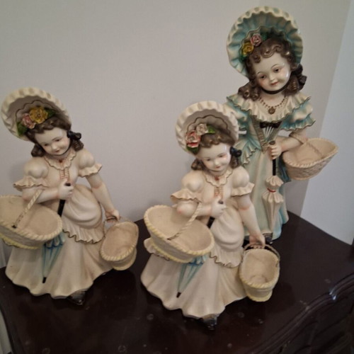 Ceramic dolls like new, one large 43 cm and two smaller 33 cm