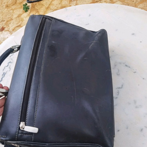 Samsonite leather briefcase used, black with multiple compartments