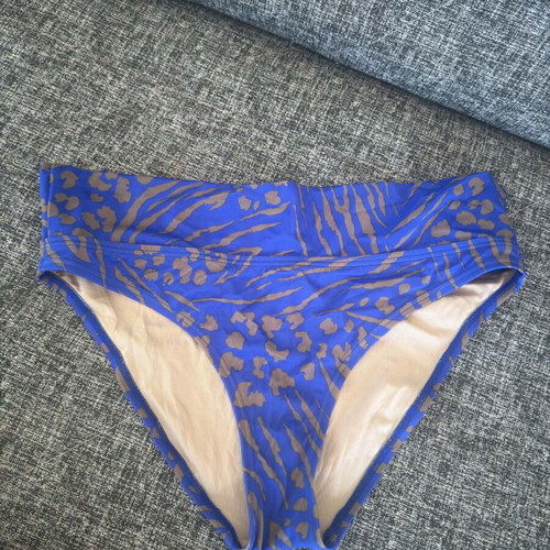 Victoria's Secret bikini like new, size L, blue