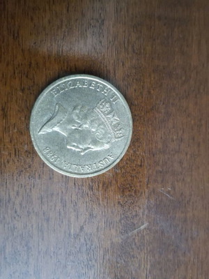 5 Dollars 1988 coin used with Queen Elizabeth II