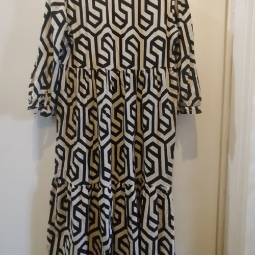Zara women's dress new, black and beige, size M