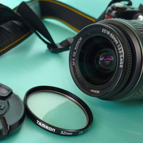 Nikon D5000 camera with 18-55mm lens