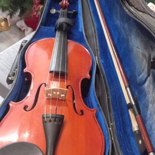 YAMADA 3/4 violin used with case and new strings