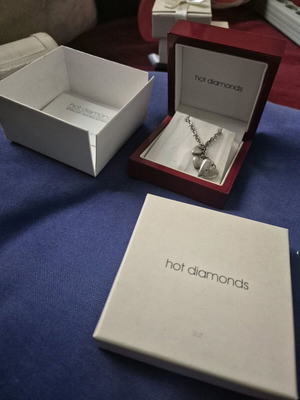 Hot Diamonds heart pendant used