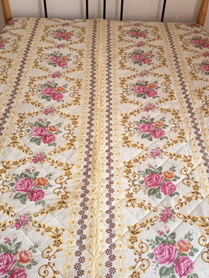 Vintage floral quilted bedspread, 1.50 x 2.00m, ecru with pink roses