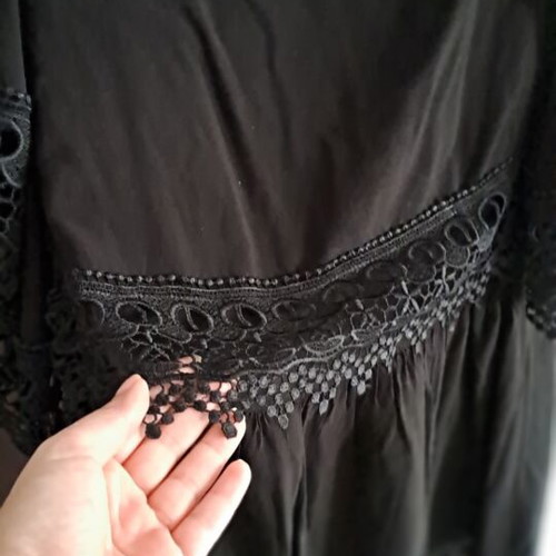 Summer blouse with lace black, like new, fits S & M