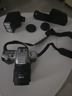 Pentax camera with flash used, model from 1997