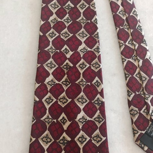 Hugo Boss Vintage Silk Tie like new, burgundy with beige geometric pattern