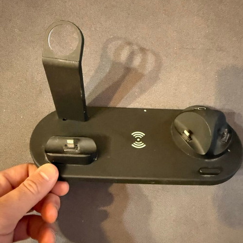 4-in-1 charger like new with wireless charging for phone, smartwatch, and earbuds