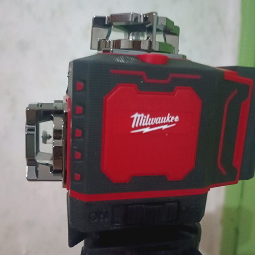 Milwaukee Laser Level new with 4-point and 2-line laser