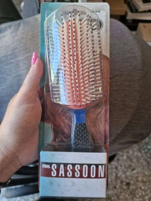 Vidal Sassoon new hair brushes
