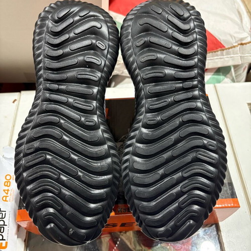 Work shoes new with and without protection, sizes 40-46