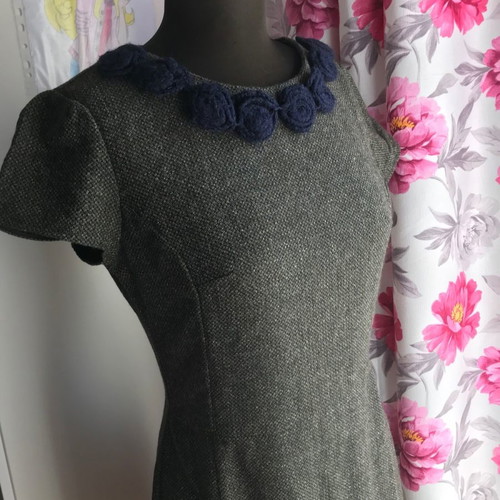 Sisley dress used size M, short-sleeve winter, gray-green color