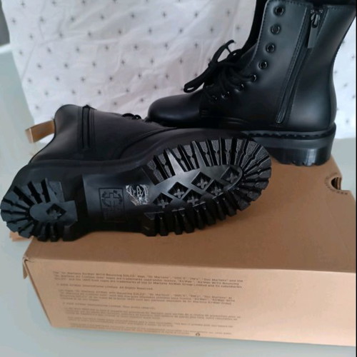 Dr. Martens Jadon II Mono Vegan boots new, black, size 41