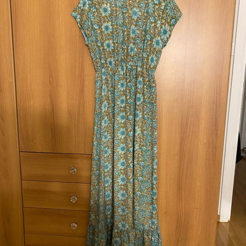 Sale-Ble long floral dress new, green and gold