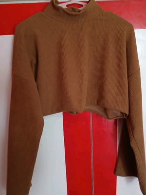 Crop top long sleeve like new, size M