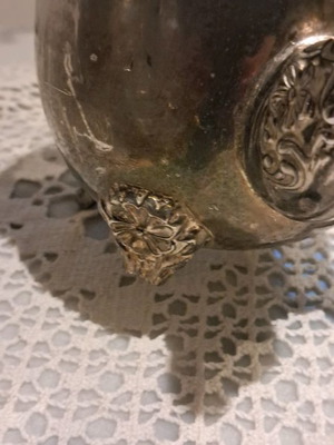 Used canisters with broken leg
