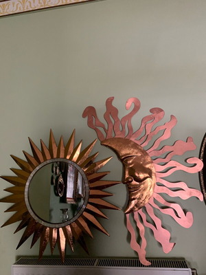 Wall mirror and wall decor set used, metal