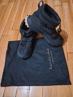 Clarks women's black ankle boots like new, size 36