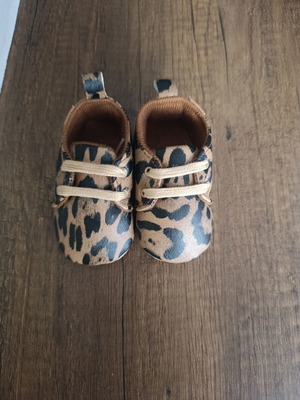 Smalls baby cuddle shoes
