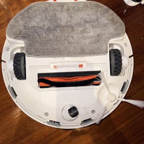 Xiaomi Mi Robot Vacuum-Mop 2S robotic vacuum and mop with charging base