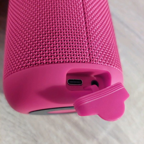 Waterproof wireless speaker like new, 10 W, USB Type-C port