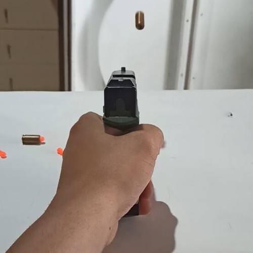 G26 9x19 Semi-Automatic Toy Pistol new with 6 shells and 20 plastic bullets