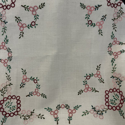 Handmade tablecloth 74×74 cm like new, embroidered floral design