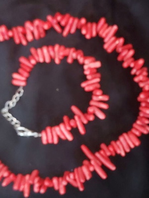 Jewelry set of natural coral necklace and bracelet like new
