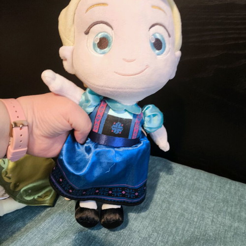 Elsa & Anna Frozen Disney Princess dolls set like new